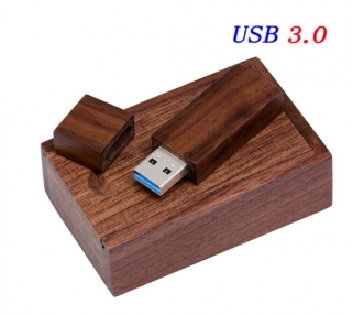 Dřevěná USB 5 s krabičkou 32GB
